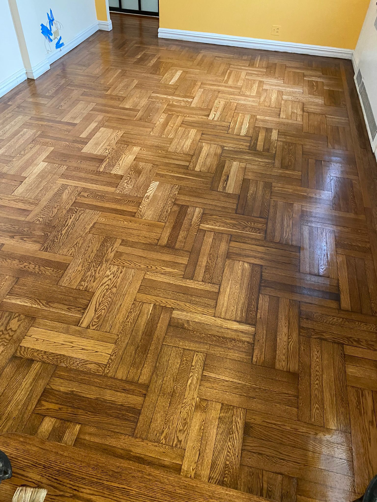 Glossy natural finish